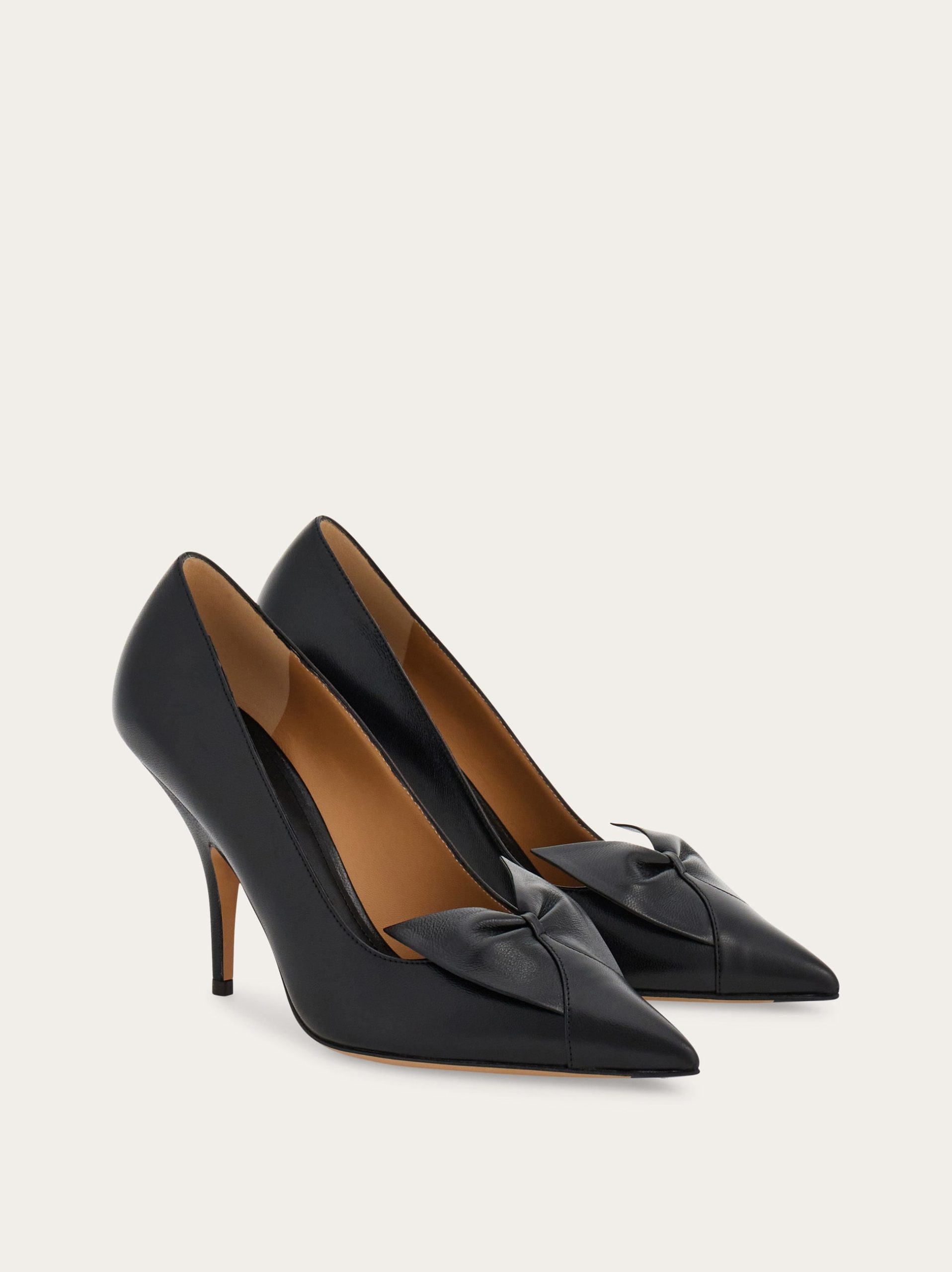 Ferragamo Soft bow pump - Image 4